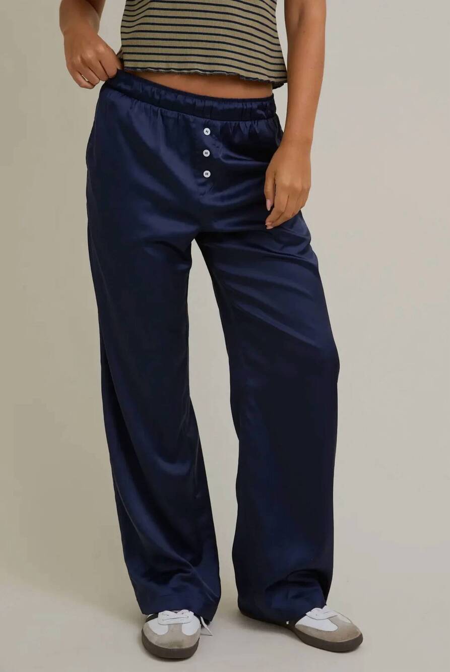 NEW LE LIS satin boxer pants in navy